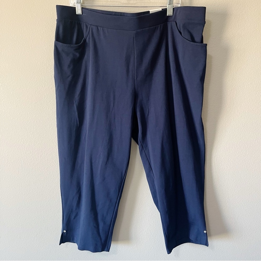 Chico's NWT Weekends Cotton Spandex Rhinestone Detail Capri Crop Pants Navy Sz 3